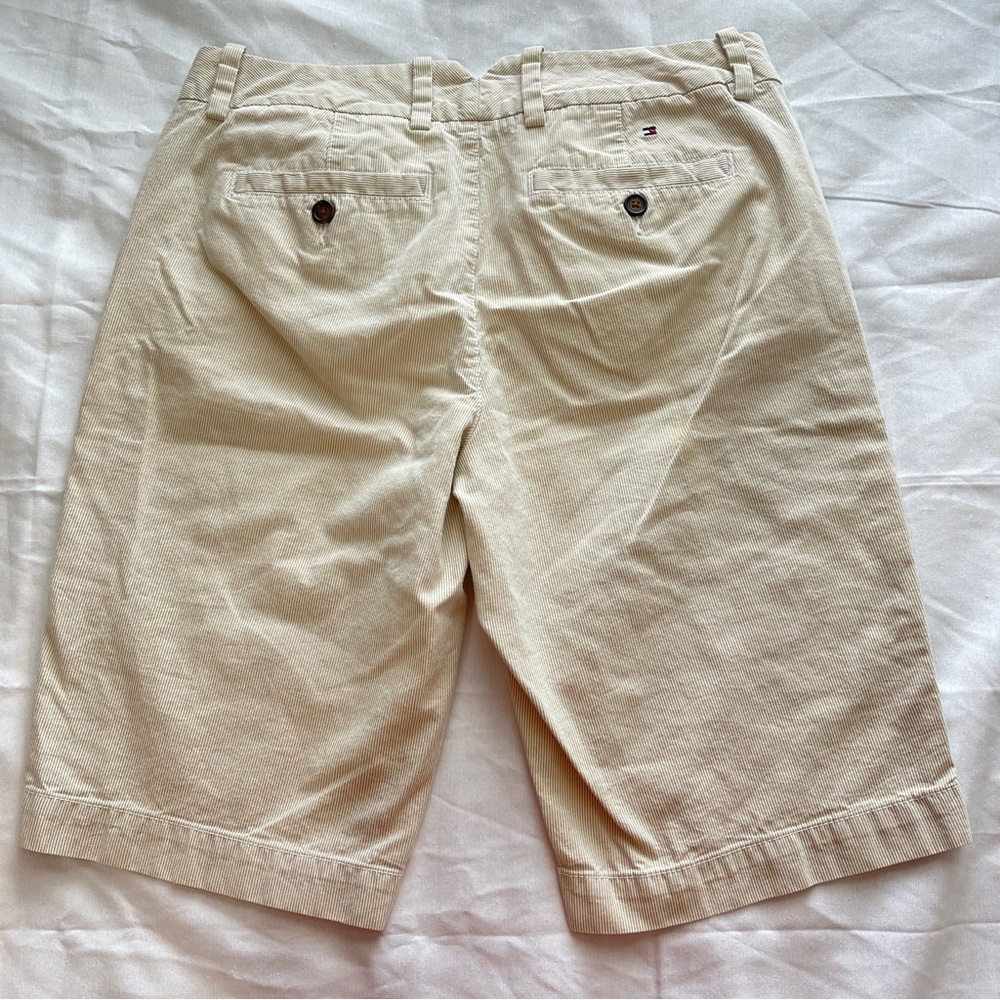 Tommy Hilfiger Bermuda Women's Light Beige Pinstripe Chino Shorts Size 8 - Picture 2 of 8